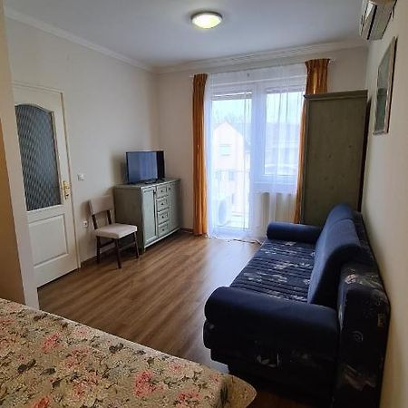 Gabi Apartman Hajdúszoboszló Buitenkant foto