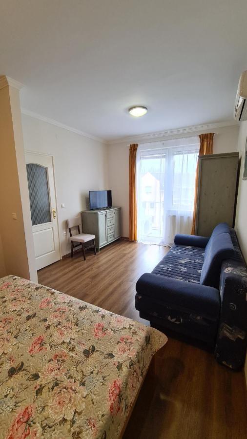 Gabi Apartman Hajdúszoboszló Buitenkant foto