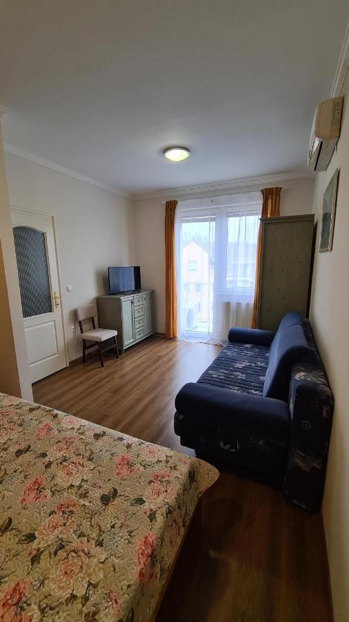 Gabi Apartman Hajdúszoboszló Buitenkant foto
