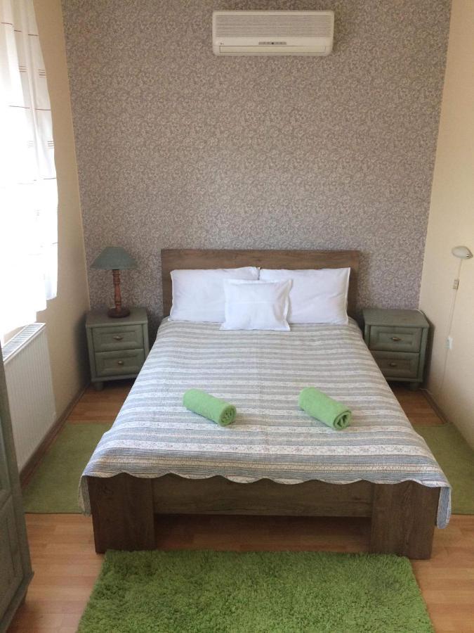 Gabi Apartman Hajdúszoboszló Buitenkant foto